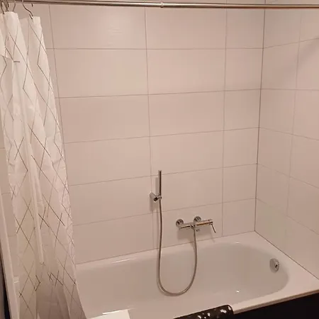 Spacieux - 2 A Coucher Incl Jacuzzi Prive