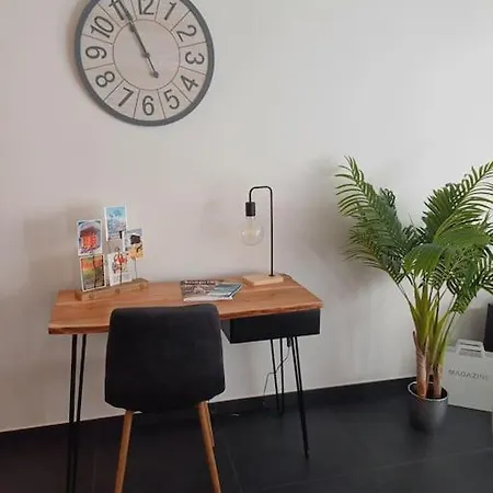 Spacieux - 2 à Coucher Incl Jacuzzi Privé *