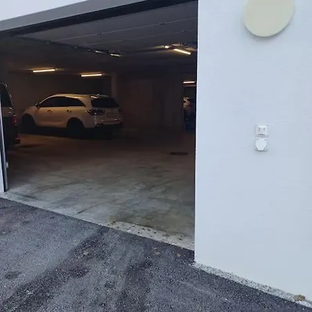 Apartament Spacieux - 2 A Coucher Incl Jacuzzi Prive