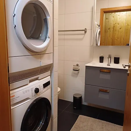 Spacieux - 2 à Coucher Incl Jacuzzi Privé Appartamento