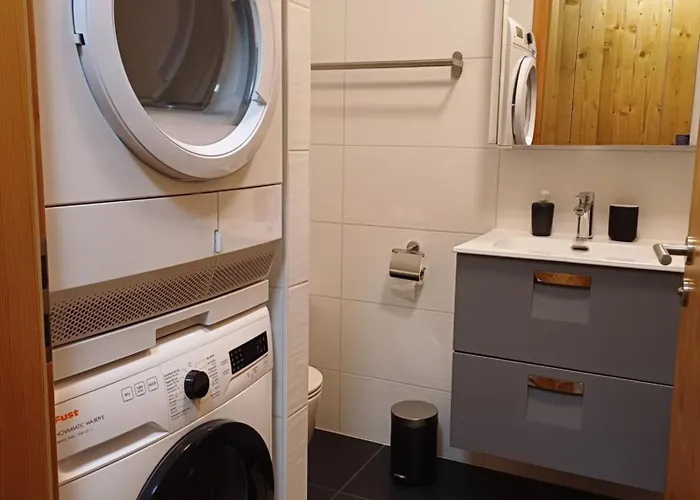 Spacieux - 2 A Coucher Incl Jacuzzi Prive شقة