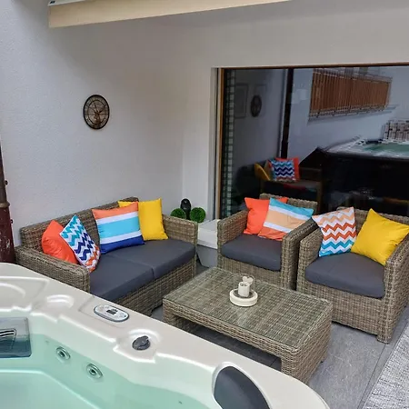 Spacieux - 2 A Coucher Incl Jacuzzi Prive *