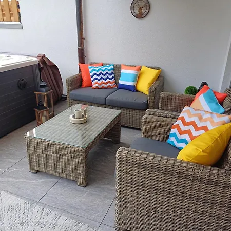 Spacieux - 2 A Coucher Incl Jacuzzi Prive *