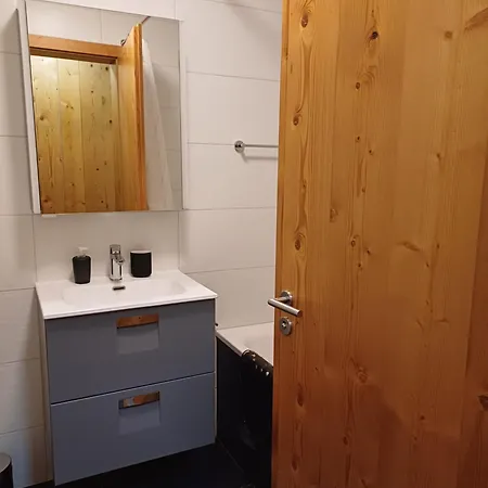 Apartment Spacieux - 2 A Coucher Incl Jacuzzi Prive