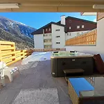 Spacieux - 2 A Coucher Incl Jacuzzi Prive דירה