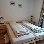Spacieux - 2 A Coucher Incl Jacuzzi Prive דירה לויקרבאד