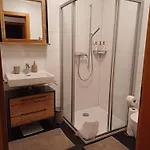 Spacieux - 2 A Coucher Incl Jacuzzi Prive דירה לויקרבאד